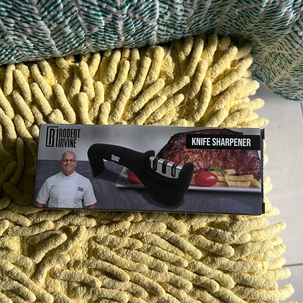 Knife sharpener